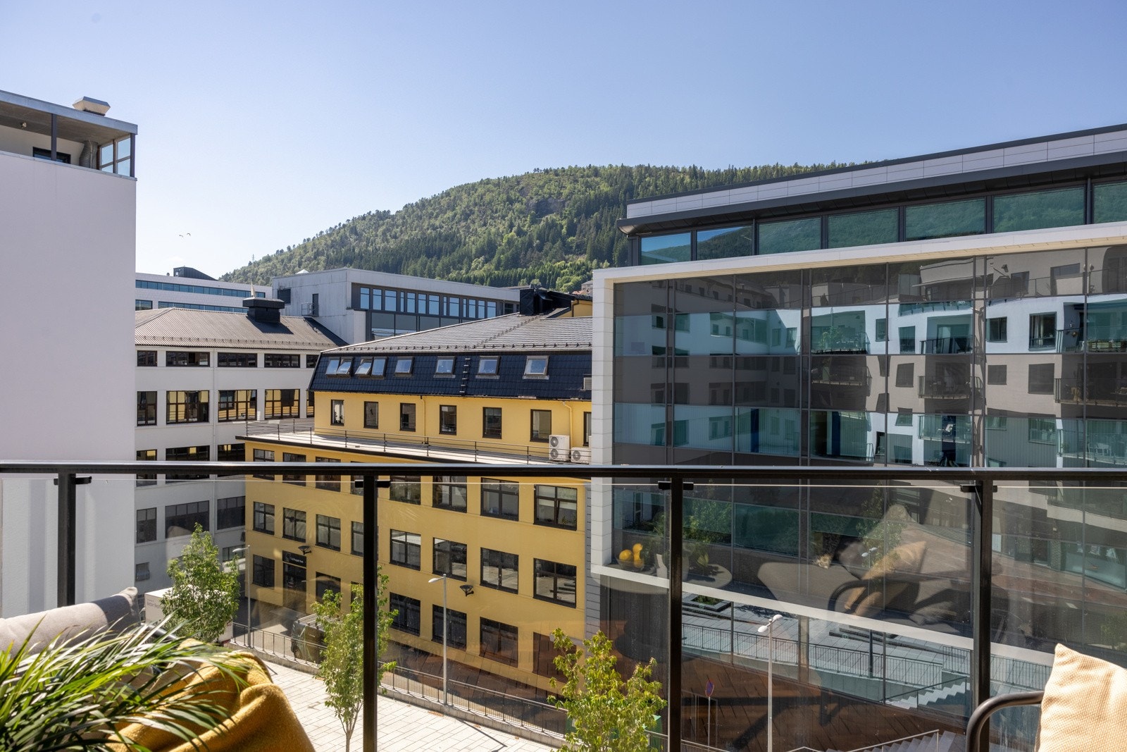 Utsikt mot sørvest. Galleribilde