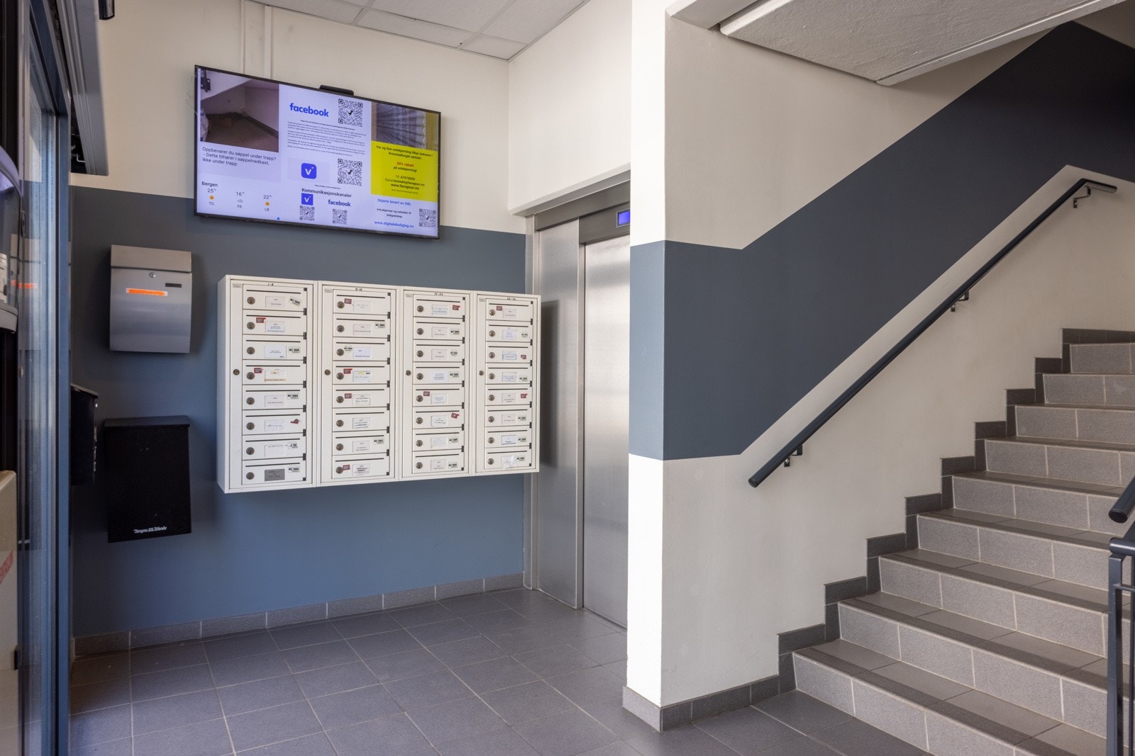 Det er enkel tilkomst til leiligheten via heis. Galleribilde