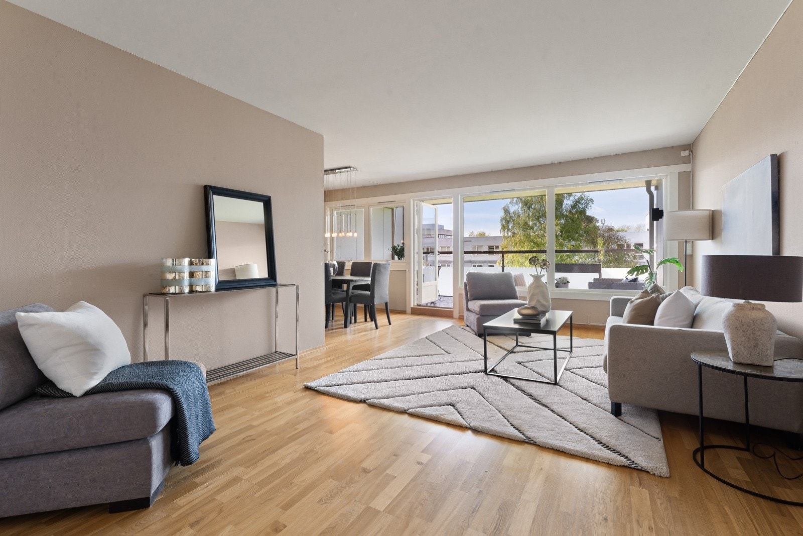 Velkommen til Landingsveien 42 - Her har vi gleden av å presentere en innholdsrik 4 -roms leilighet i et svært attraktivt boligområde på Voksen/Hovseter. Galleribilde