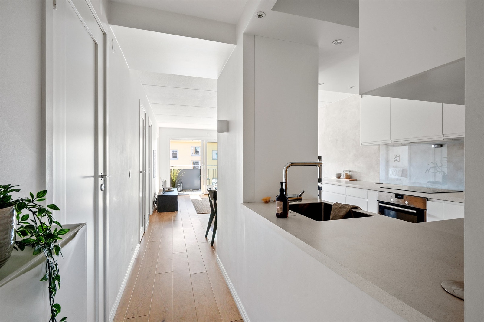 Her bor du rolig men sentralt til, med en rekke parker, restauranter, kafeer og kollektivtilbud like ved! Galleribilde