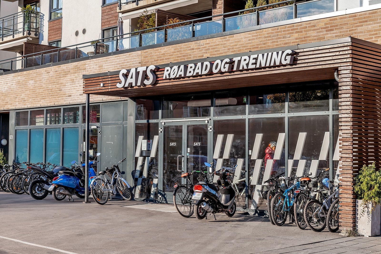 På Sats Røa har man muligheten til å trene eller ta en svømmetur i en flott svømmehall. Galleribilde
