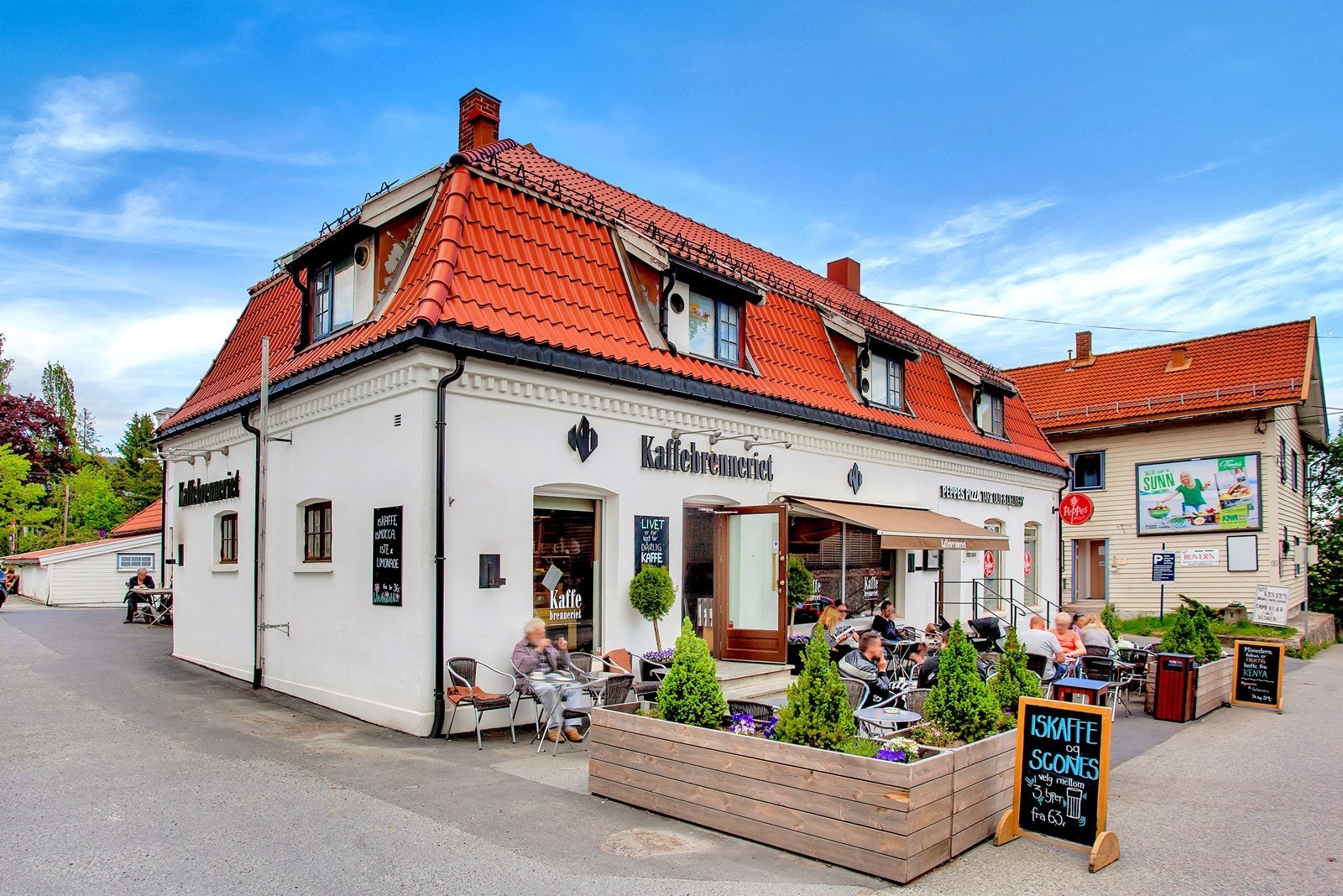 Man har også muligheten til å ta spaserturen innom hyggelige kaffebrenneriet. Galleribilde