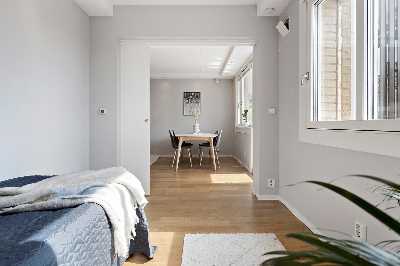 Soverom 2 har skyvedører Galleribilde