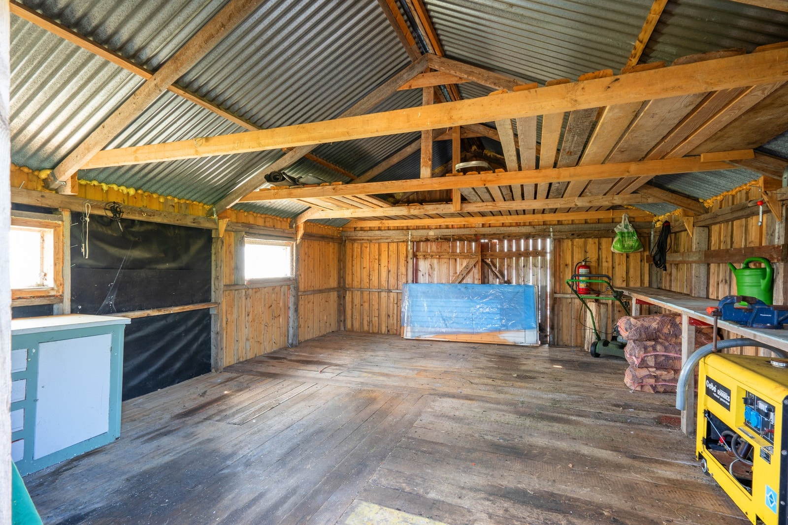 Inne i naustet Galleribilde