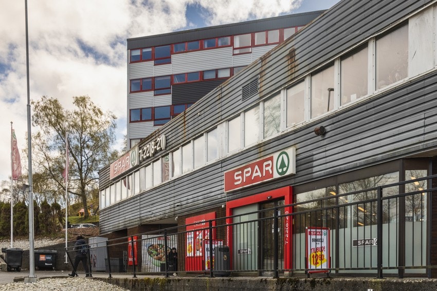 Spar ligger som nærmeste daglivarebutikk en kort spasertur unna. Galleribilde