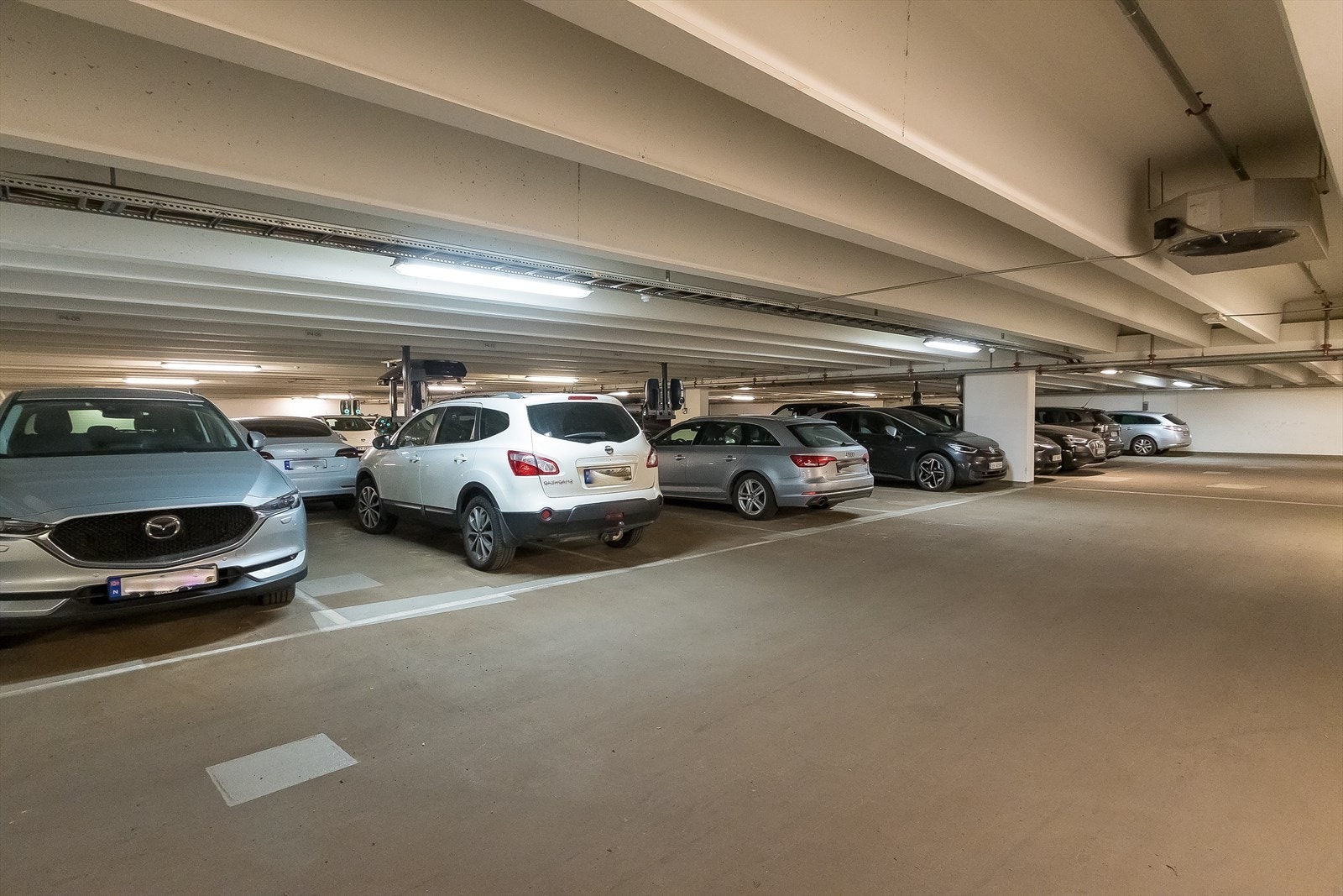 Kostnadene for perioden oktober - desember 2023 utgjør 900 kr pr parkeringsplass, dvs 300 kr pr plass pr måned. Galleribilde