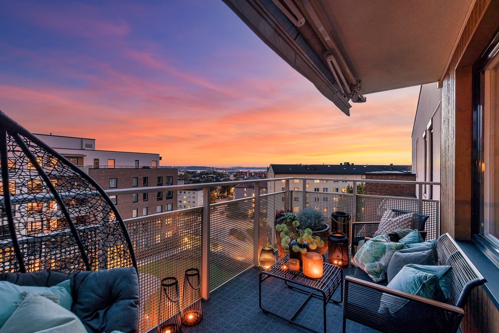 På kveldstid kan du nyte solnedgangen fra balkongen. Galleribilde