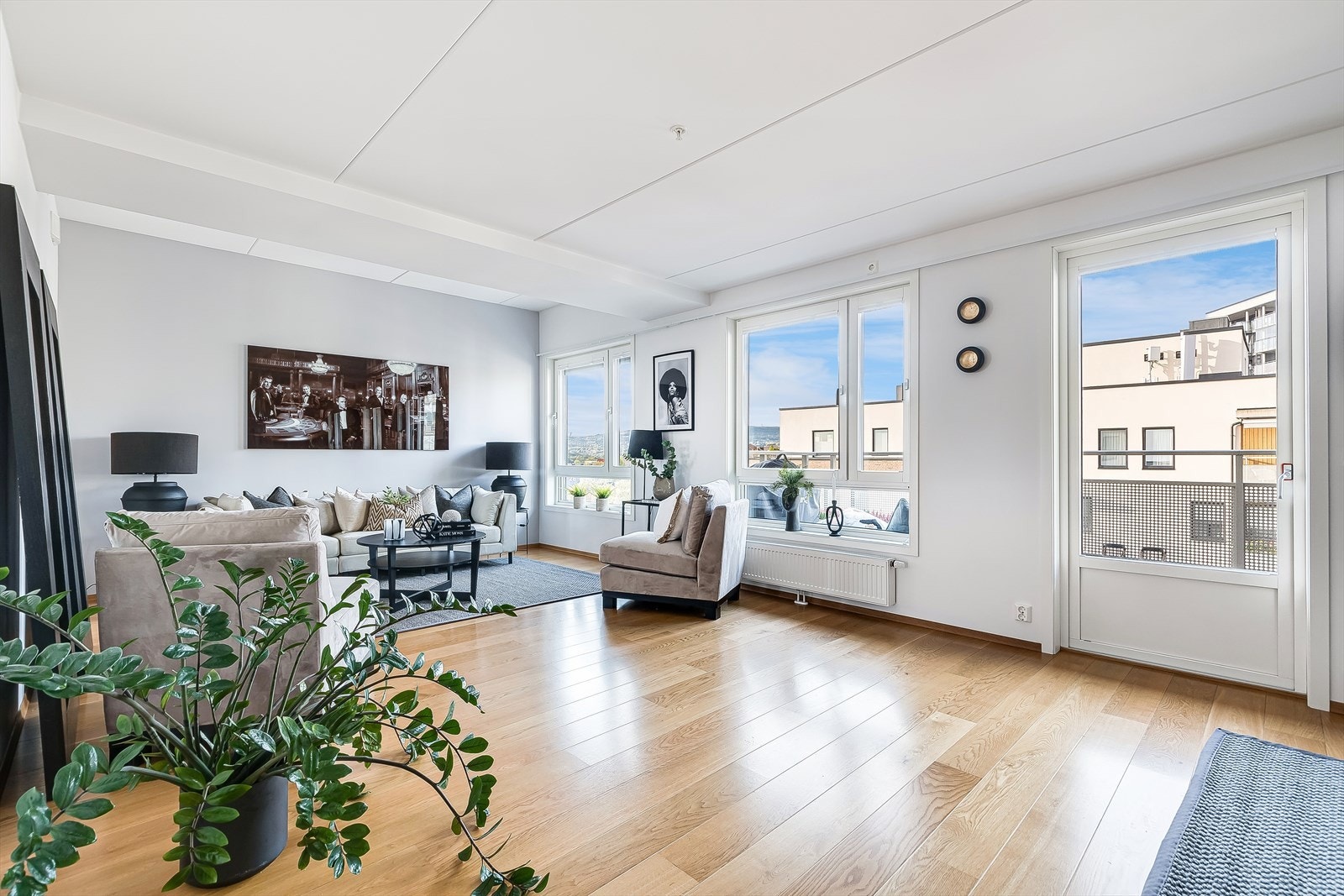 Fra stue har du utgang til flott balkong på ca. 16 kvm. Galleribilde