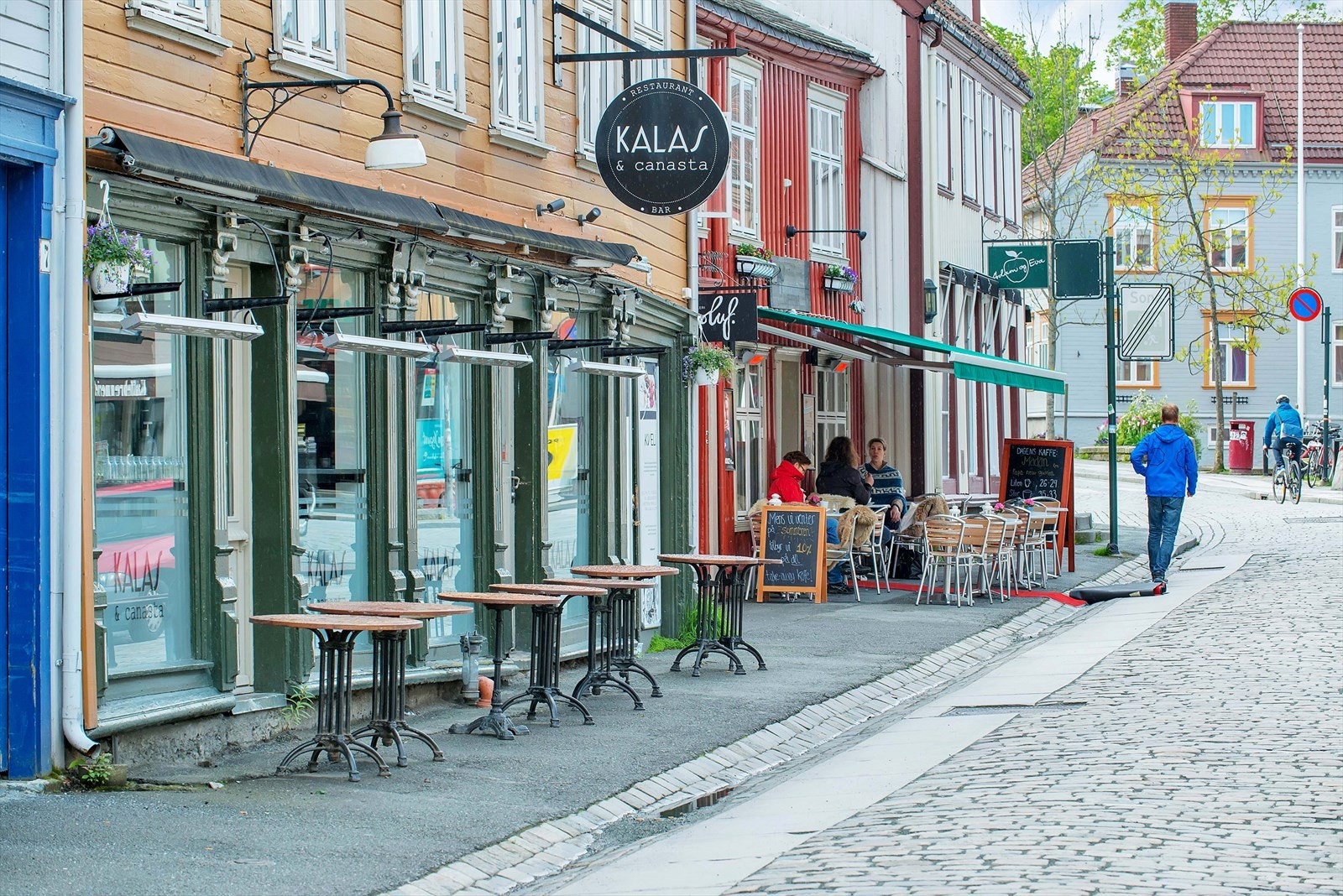 Bakklandet med dets yrende liv, og koselige butikker og serveringsteder ligger bare en kort spasertur unna. Galleribilde