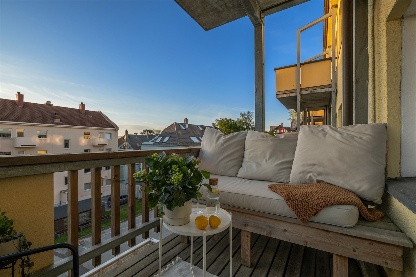 Her får du gode utsikt- og solforhold. Balkongen måler 5,2m². Galleribilde