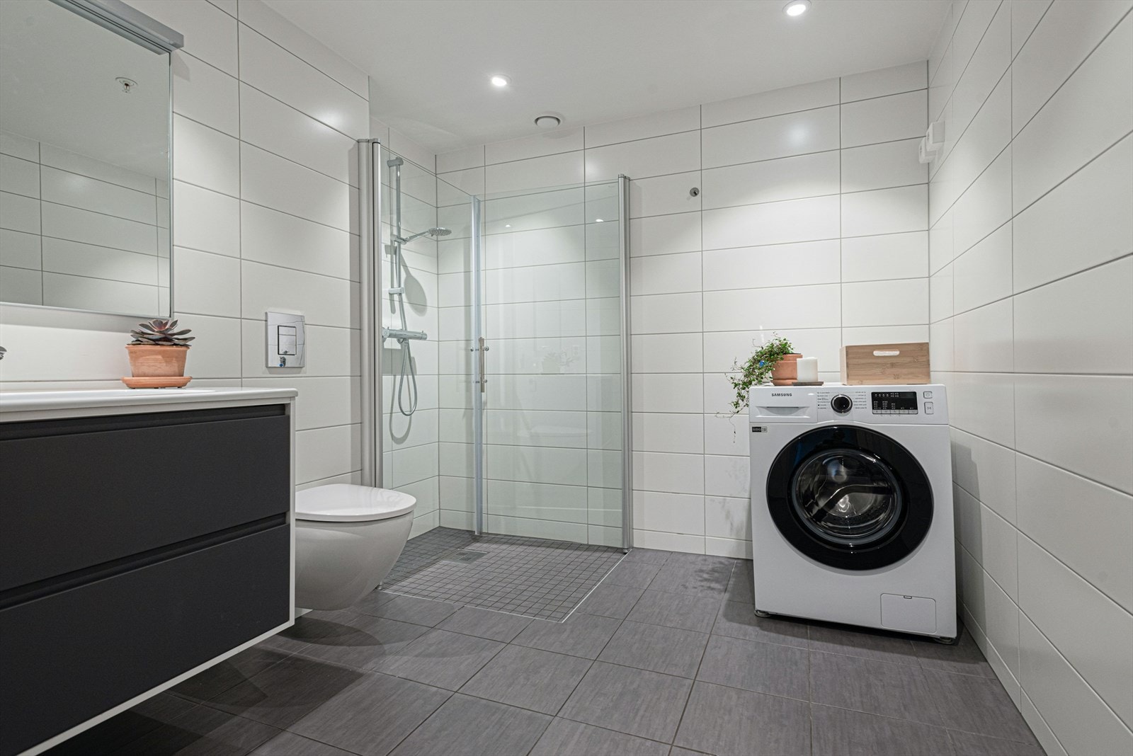 Pent flislagt baderom fra 2019. Galleribilde