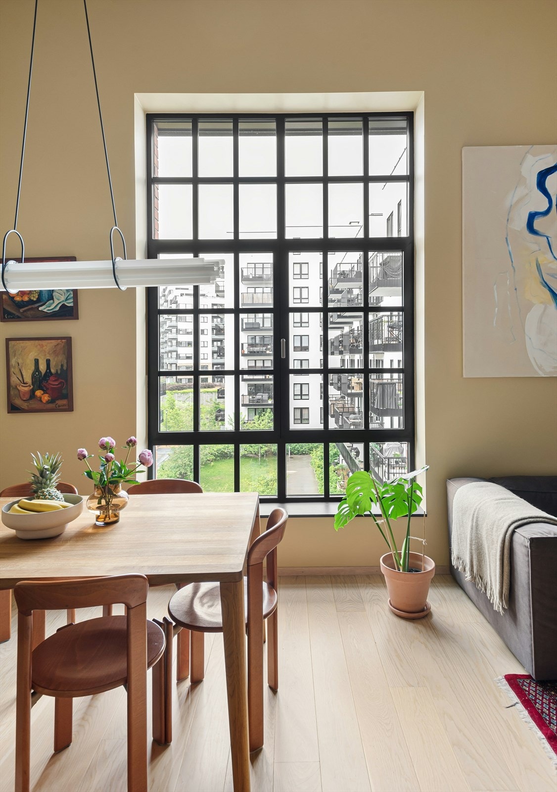 Industrielt preget og vinduer på 2x3 m. Galleribilde