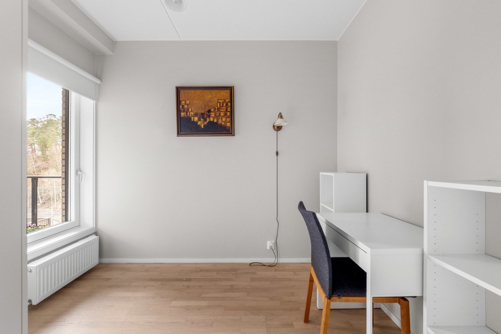 Soverommet ved allrommet har medfølgende garderobeskap. Galleribilde