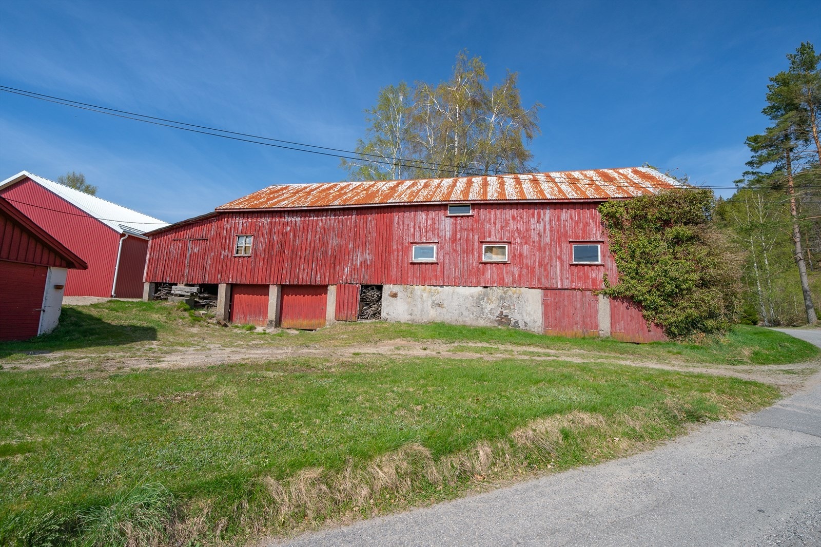 Eldre uthus/stall Galleribilde