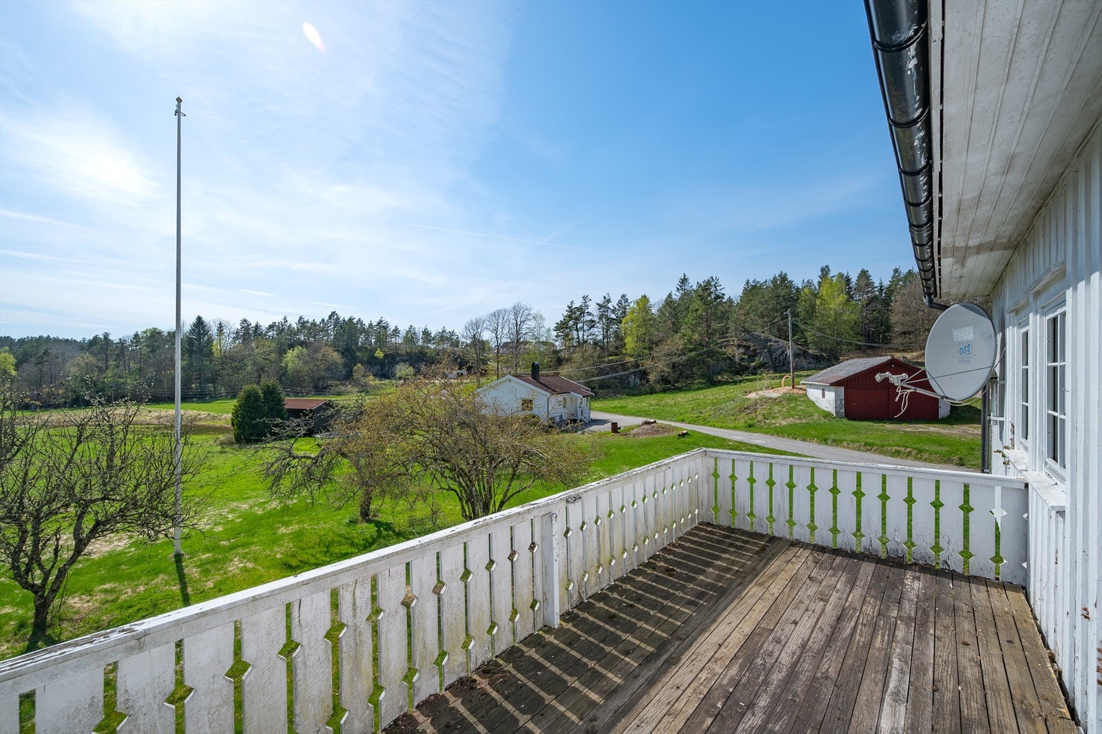 Trivelig utsyn fra verandaen på eneboligen Galleribilde