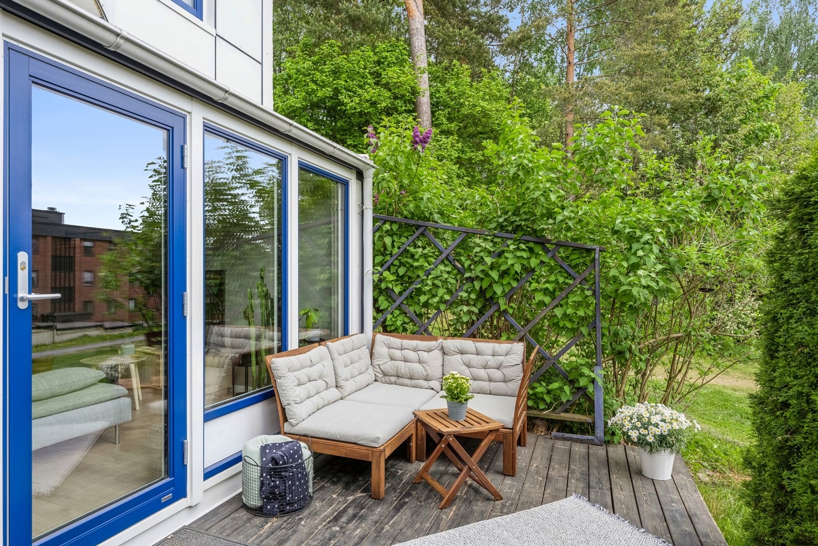 Uteplassen blir en forlengelse på sommeren. Her kan du nyte mange fine dager. Galleribilde