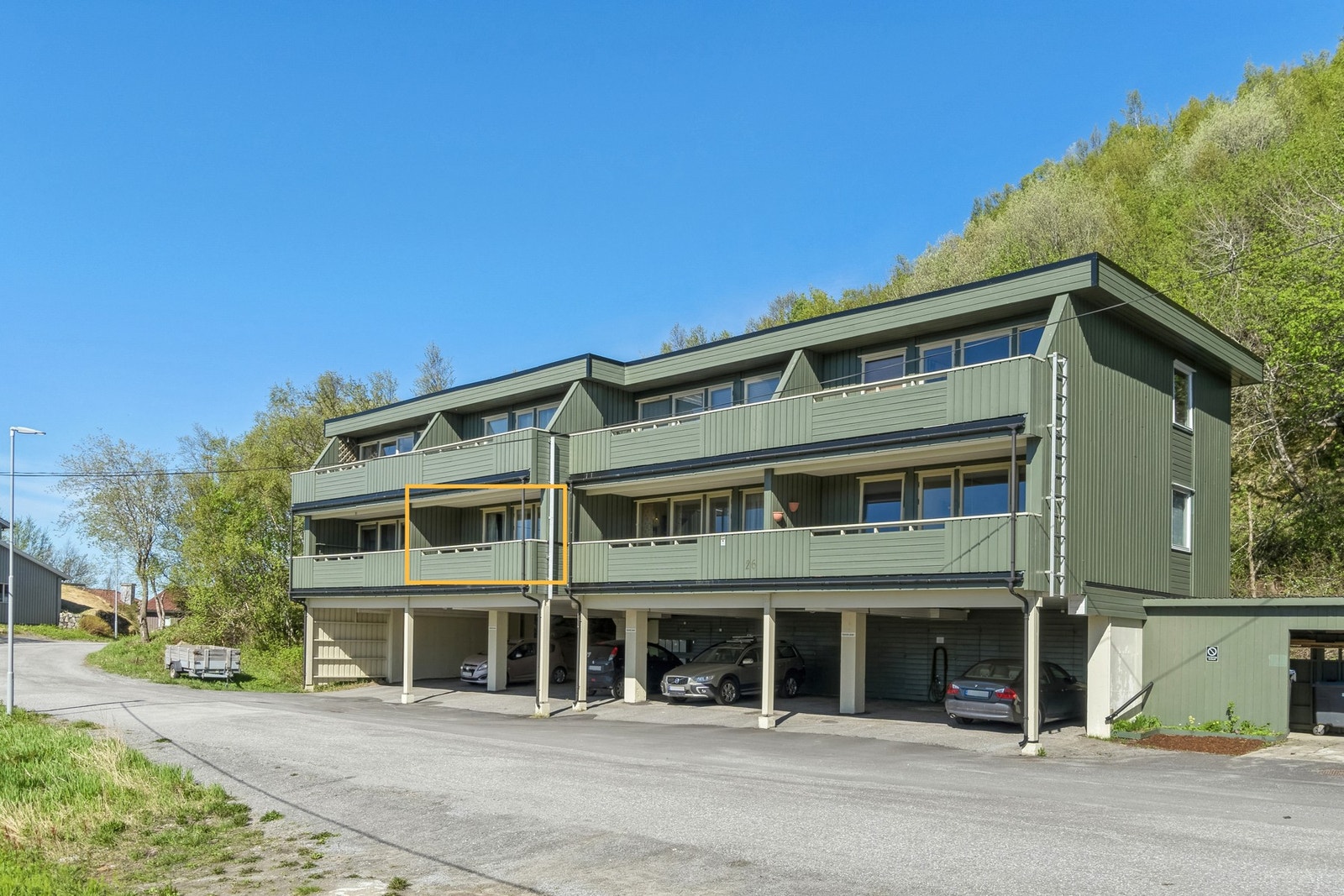 En lys og tiltalende 2-roms leilighet i et rolig, tilbaketrukket boligområde. Galleribilde