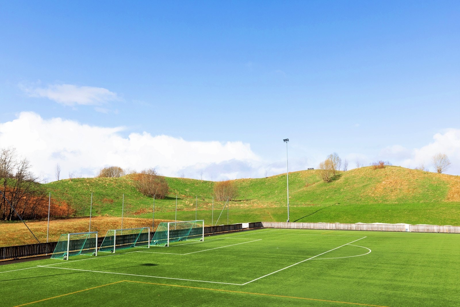 Fotballbane i området. Galleribilde