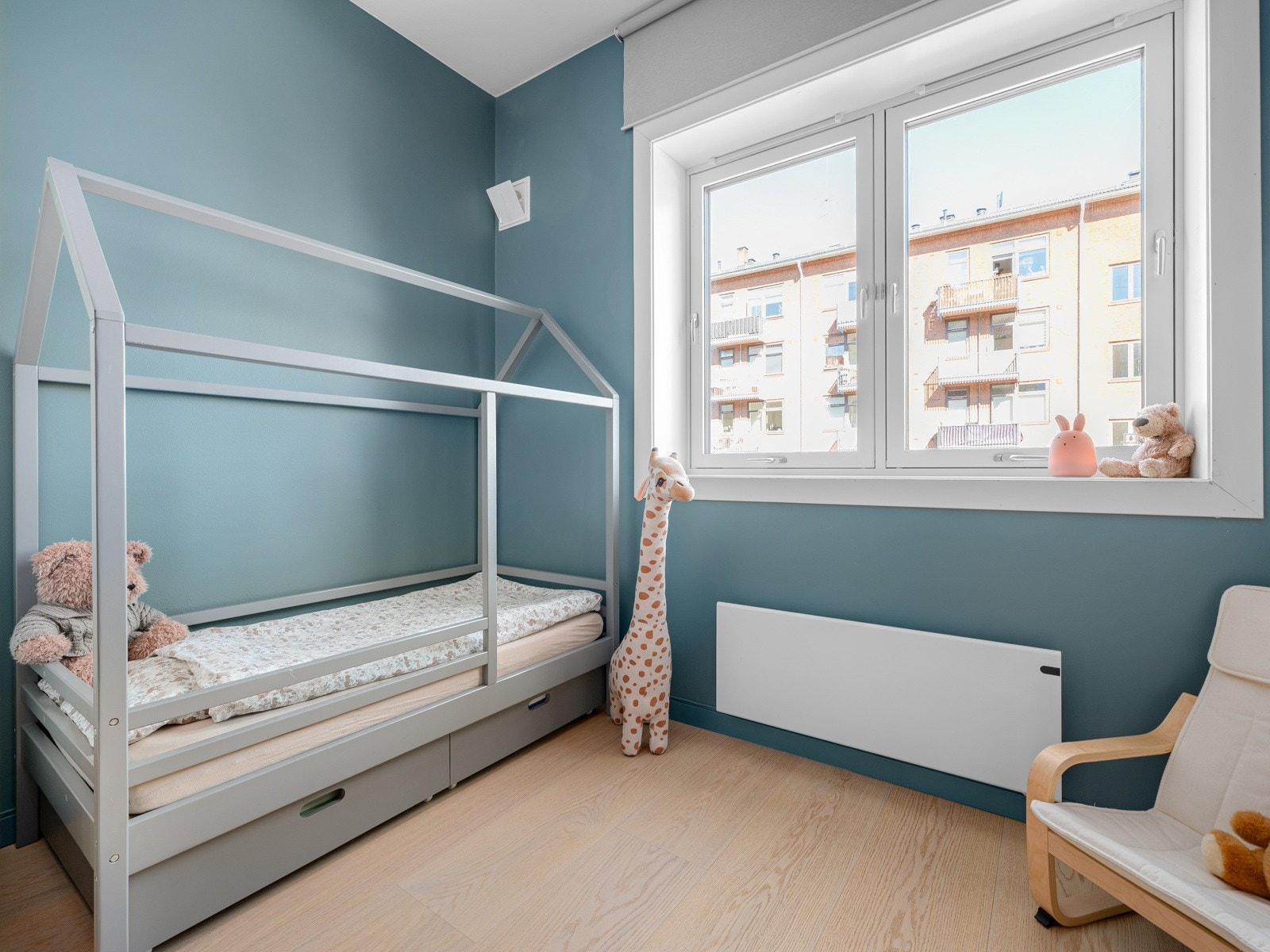 Med to soverom egner det ene seg ypperlig som barnerom, gjesteværelse eller hjemmekontor. Galleribilde