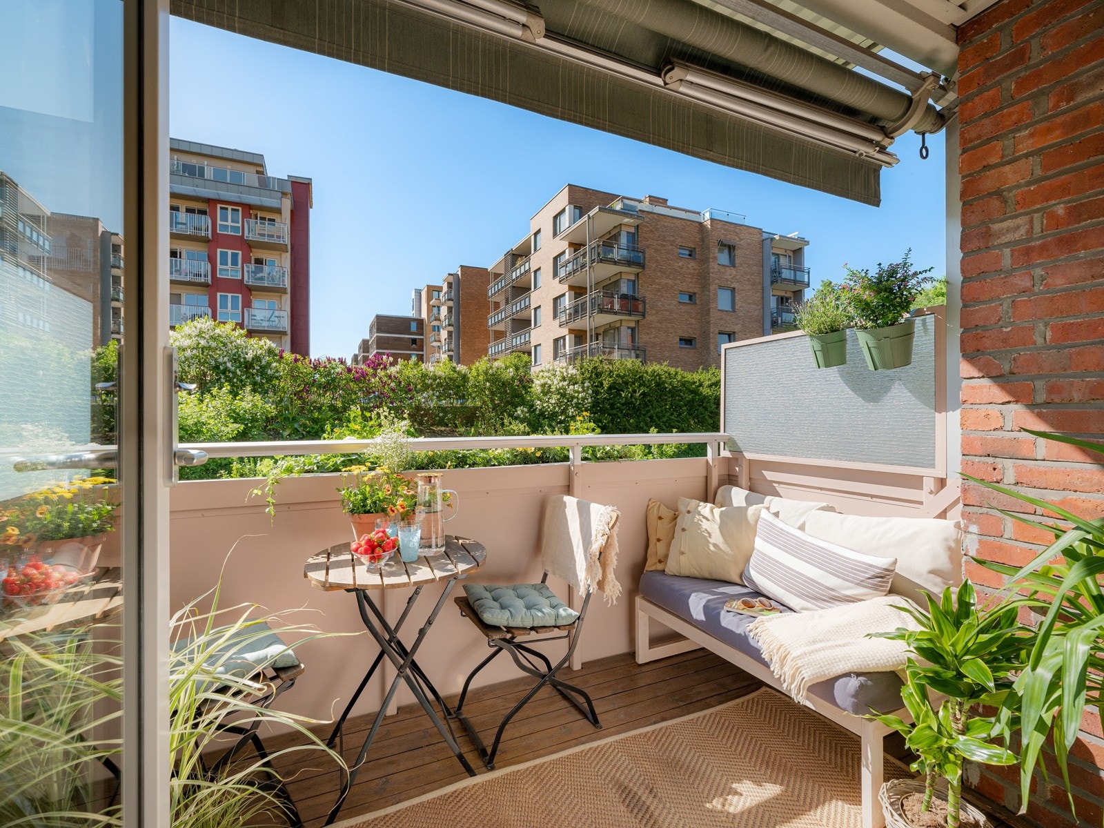 Velkommen til Mor Go'hjertas vei 10, presentert av Schala & Partners avd. Bjørvika / Gamle Oslo ved Henrik Stråkander, tlf. 98 30 02 83. Galleribilde