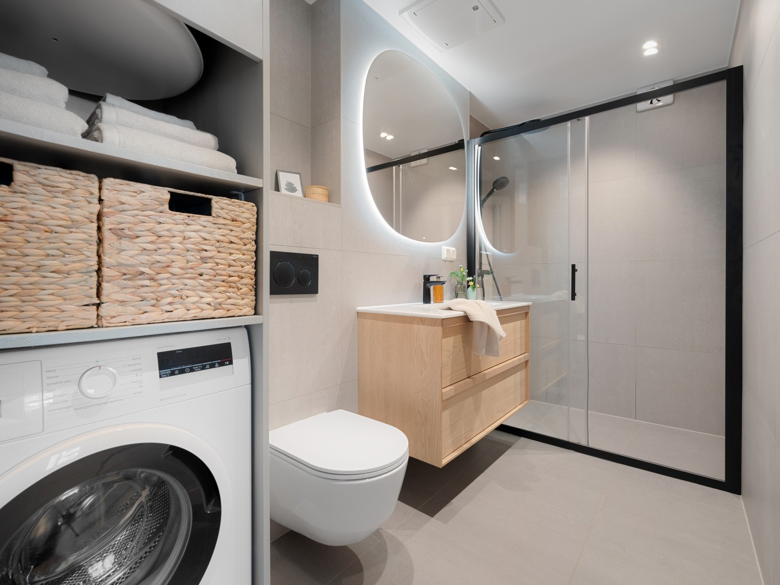 Stilrent og moderne bad som er renovert i 2020. Galleribilde