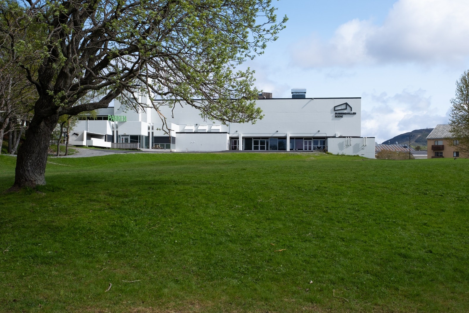 Kort vei til Svømmehallen Scene Galleribilde