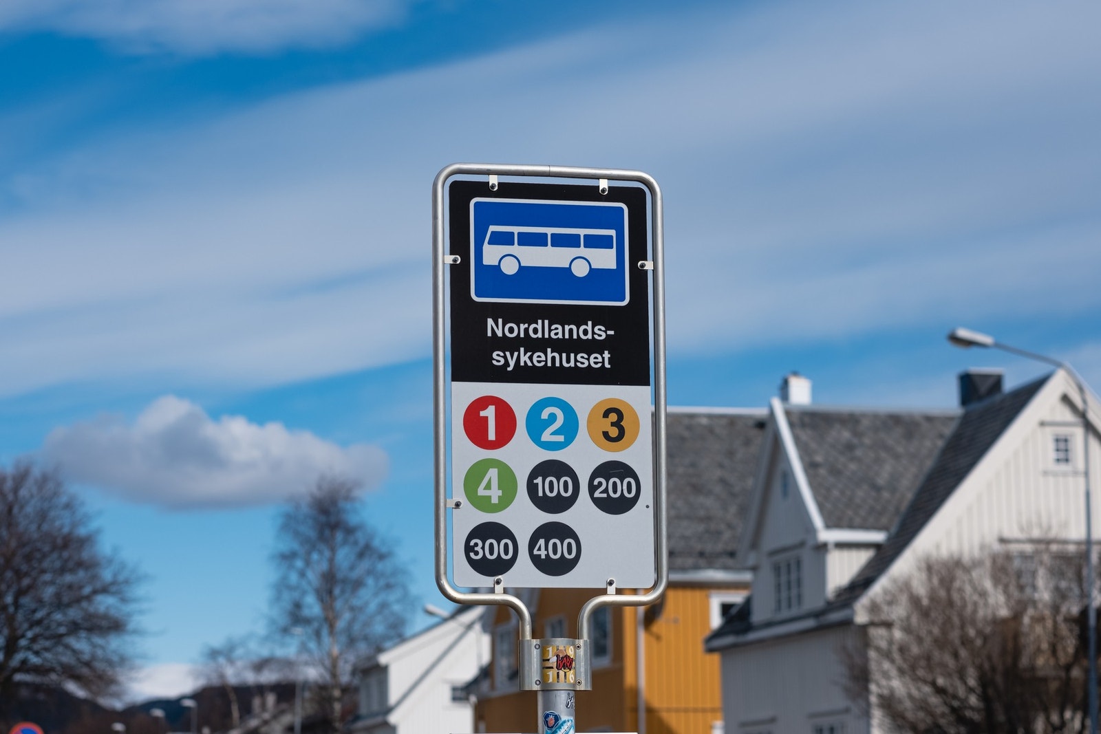 Kort vei til bussholdeplass. Galleribilde