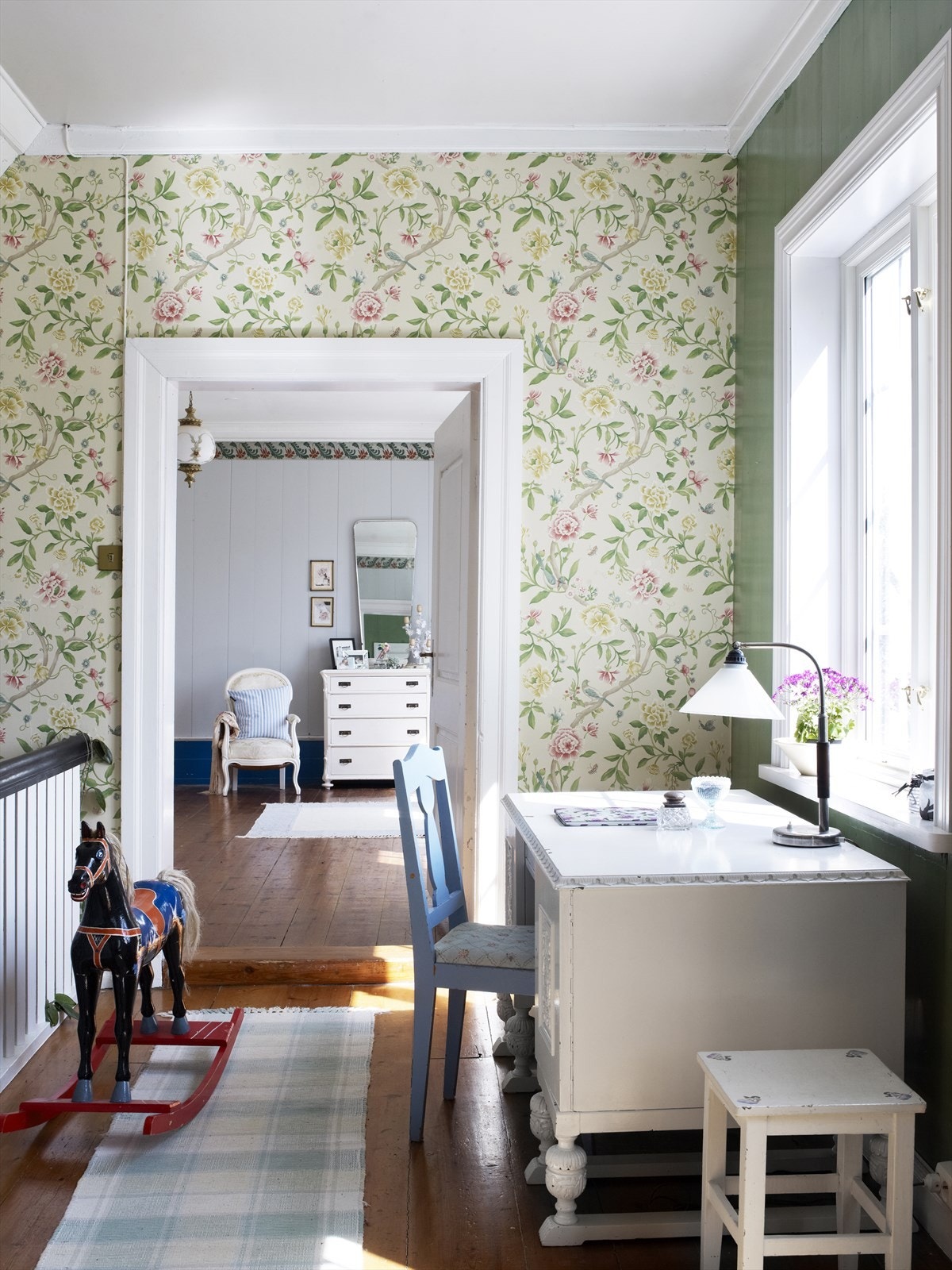 Trappehall og soverom i 2. etasje (foto Margrete Kvalheim) Galleribilde
