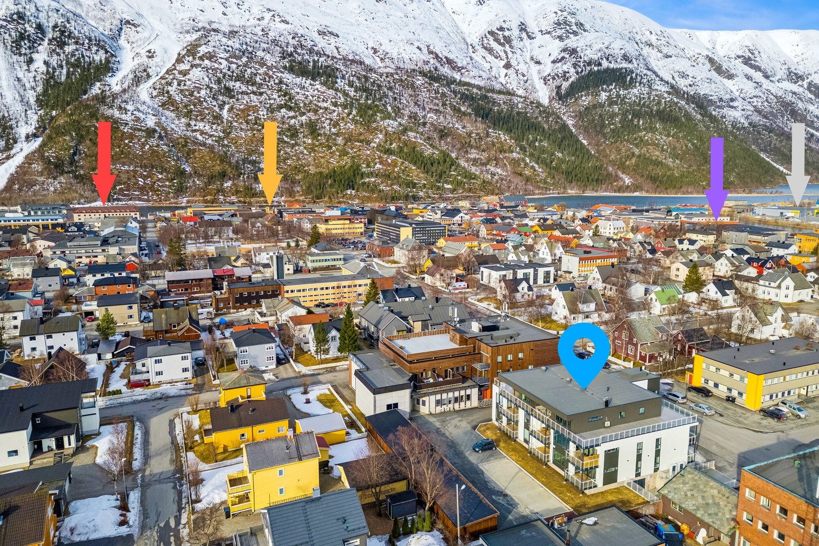Blå markering viser leiligheten. Rød viser Fru Haugans Hotel, gul for Sjøgata, lilla for Sjøsiden og grå for Handelsparken Galleribilde