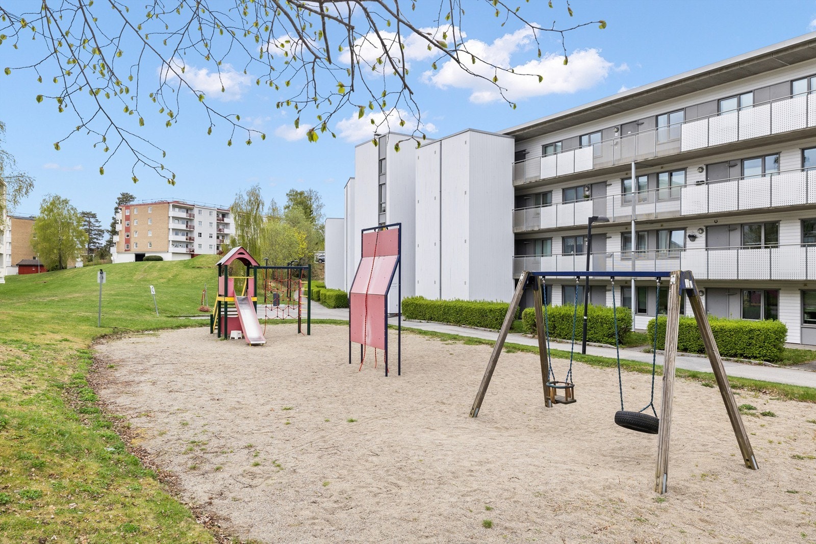 Flotte grøntarealer og felles lekearealer for barn i området. Galleribilde