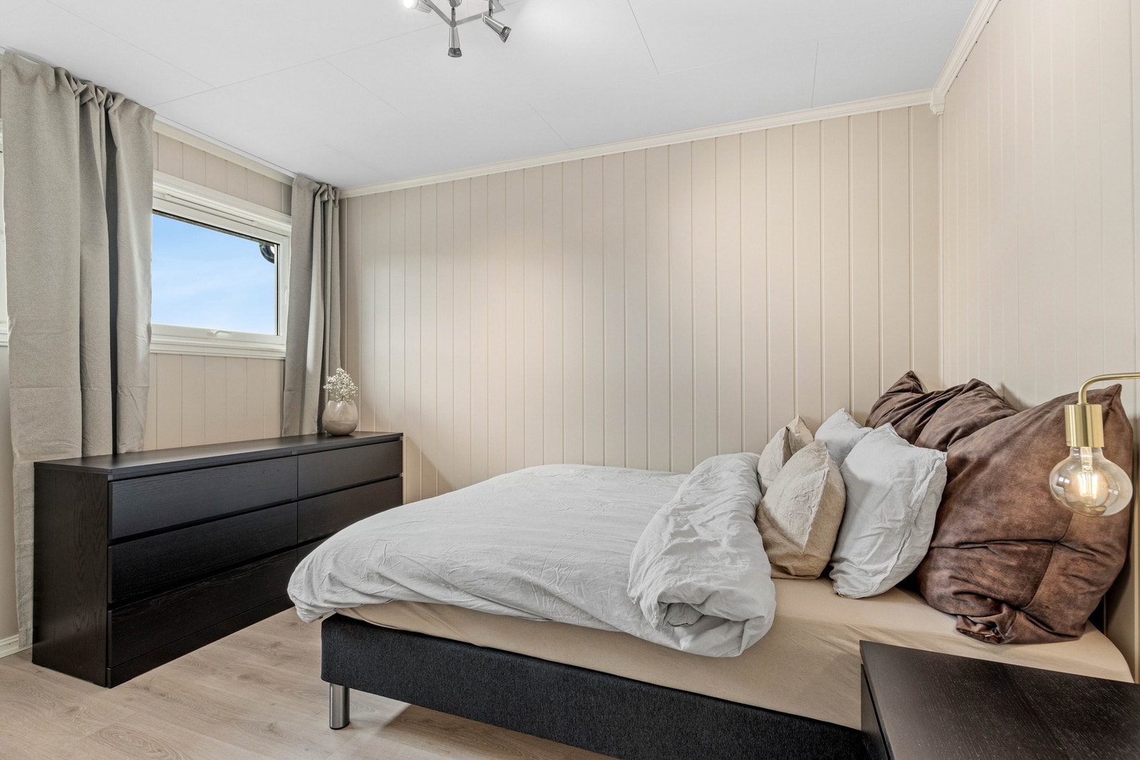 Stort soverom. Galleribilde