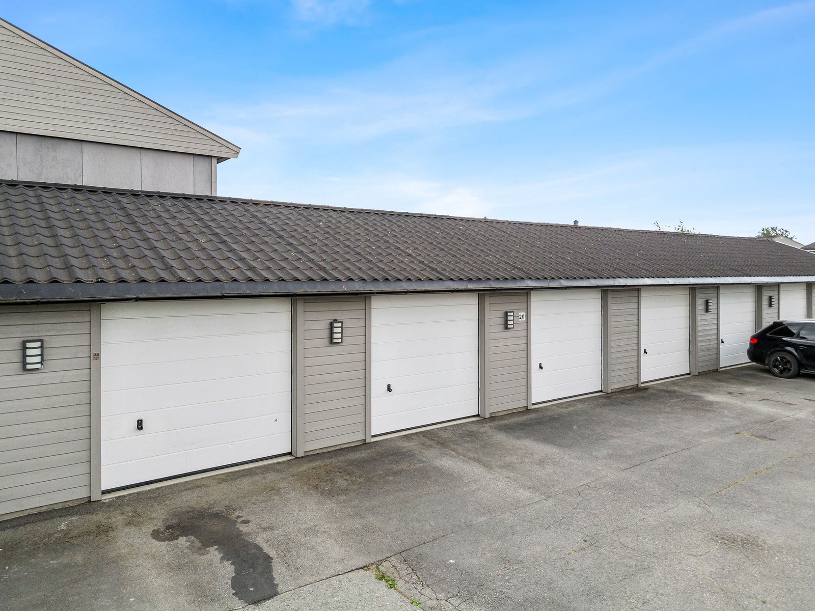 Leiligheten disponerer egen garasje. Galleribilde