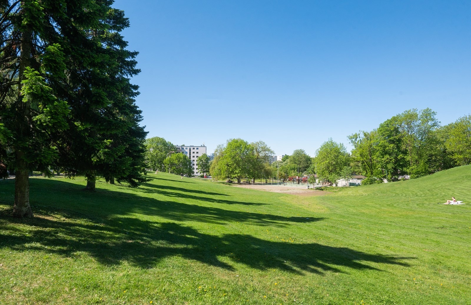 Området er omkranset av flere parker og grøntområder. Rett utenfor døren finner du populære Marienlystparken med flere aktivitetstilbud. Galleribilde