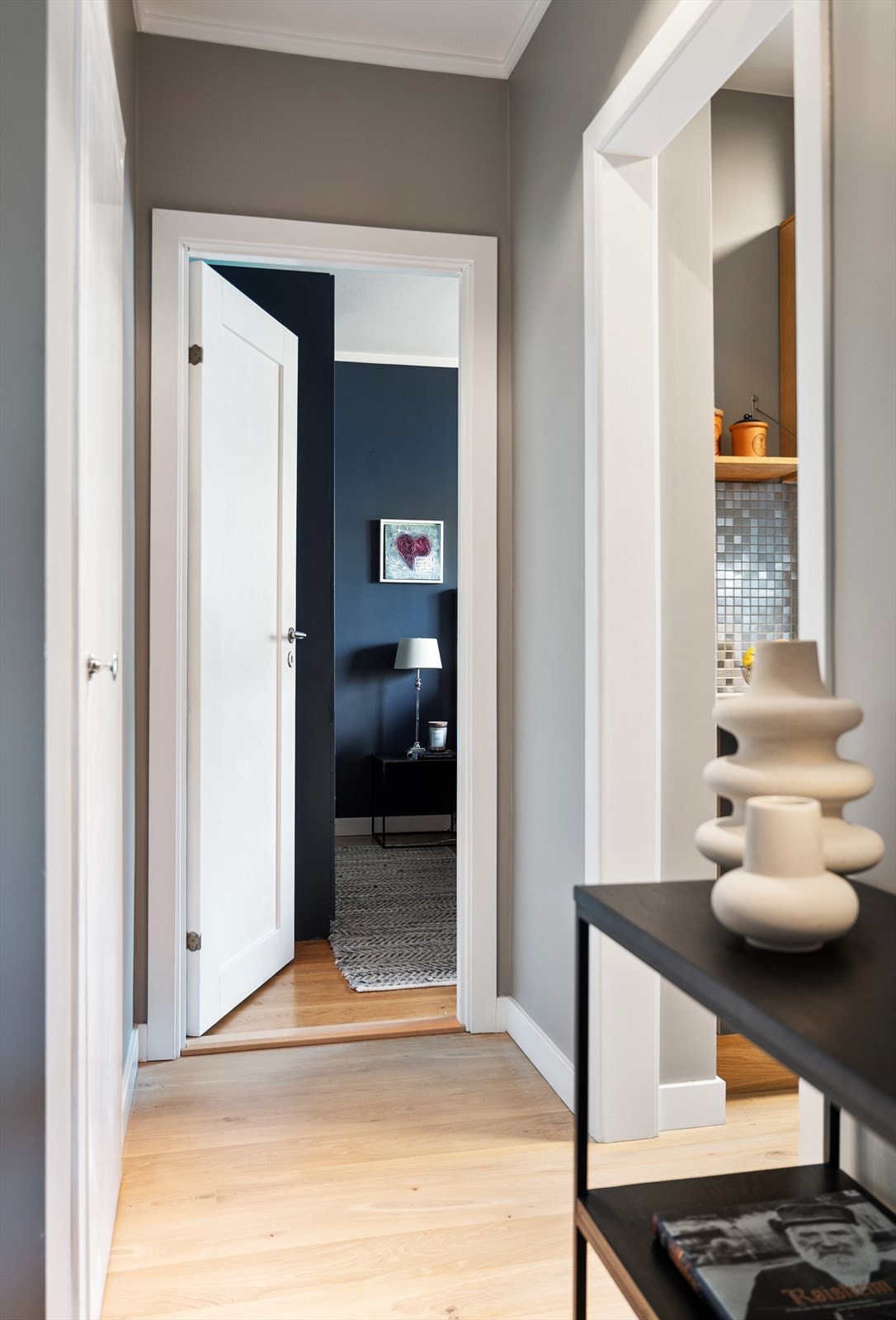 Varmtvann, fyring og internett inkludert i felleskostnadene. Galleribilde