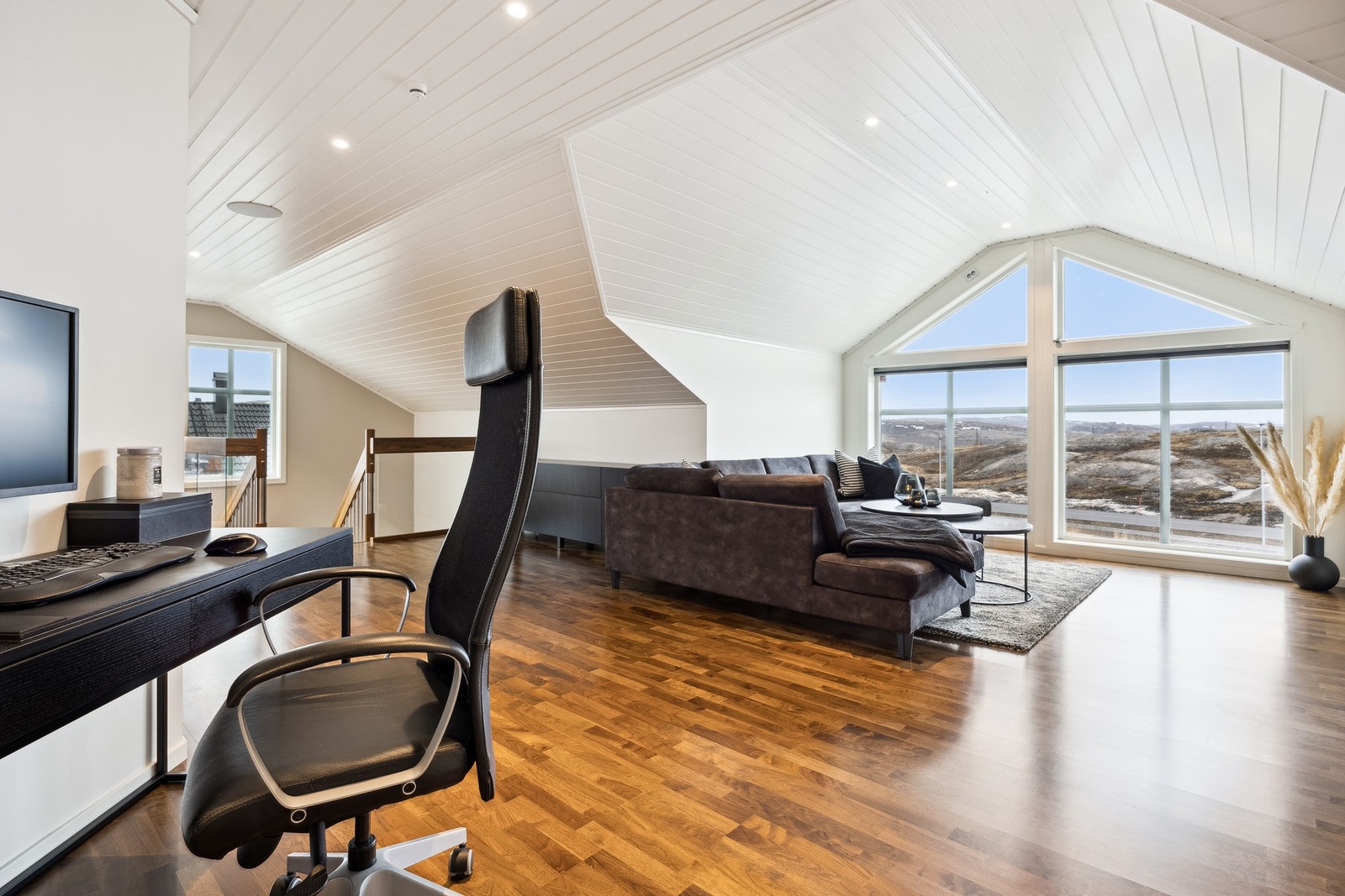 Integrert lydanlegg i himling i loftstuen Galleribilde