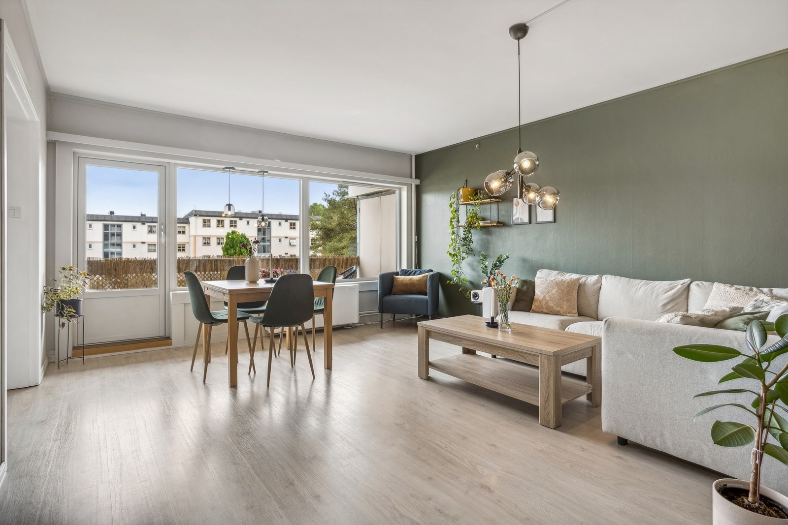 Louise Ervik v/ DnB Eiendom har gleden av å presentere Myrdalskogen 24! Galleribilde