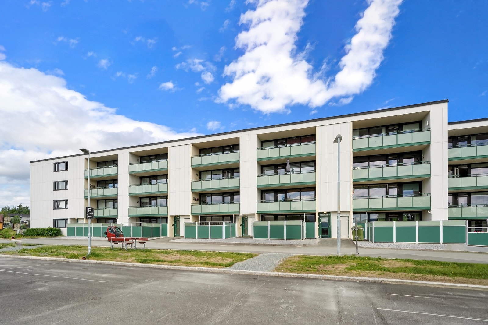 Fasade inngangsparti. Galleribilde