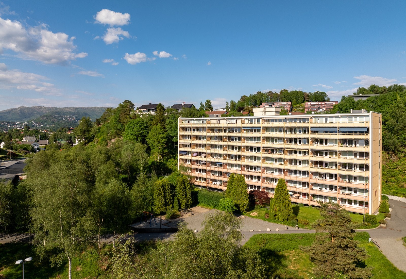 Kort gangavstand til bybanestopp og nærbutikker. Galleribilde