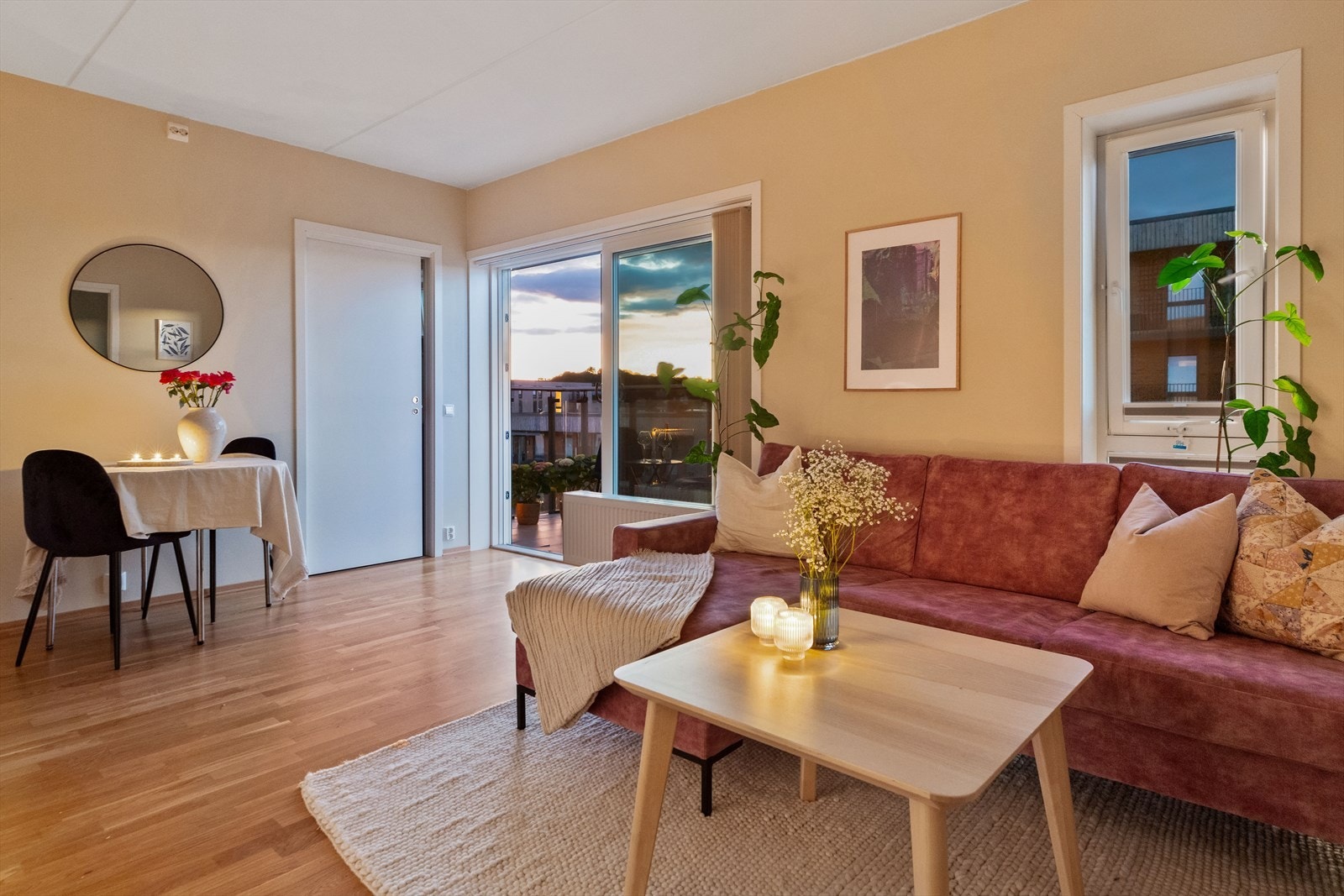 Stue/kjøkken er tilsammen ca 17 m². Galleribilde