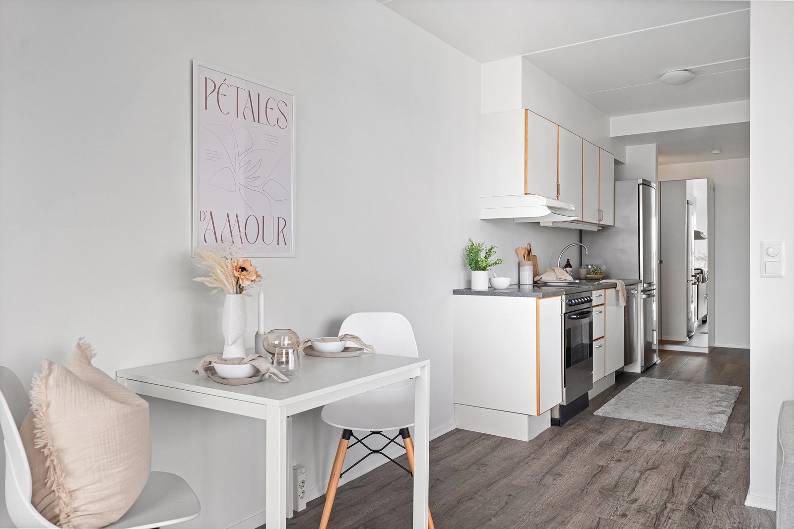I enden av kjøkkenet er det plass til et spisebord. Galleribilde