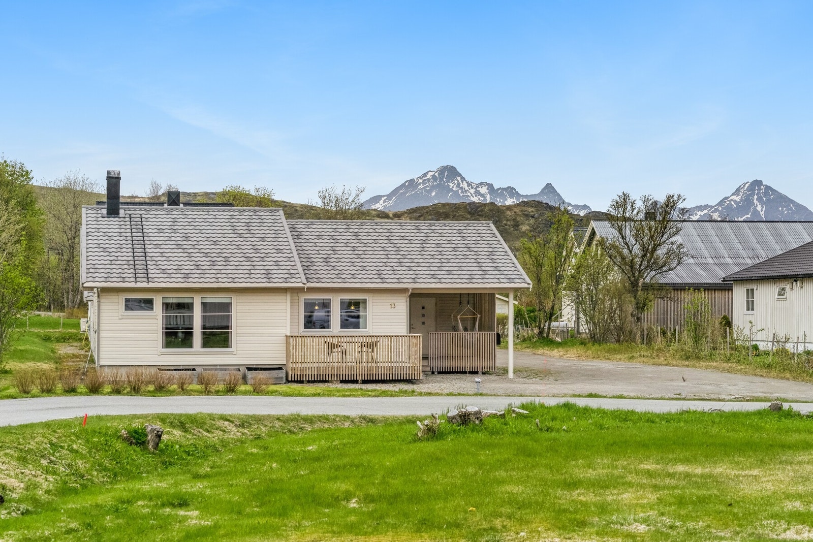 Praktisk enebolig hvor du får alt på ett plan, bl.a. 3 soverom og egent vaskerom. Galleribilde