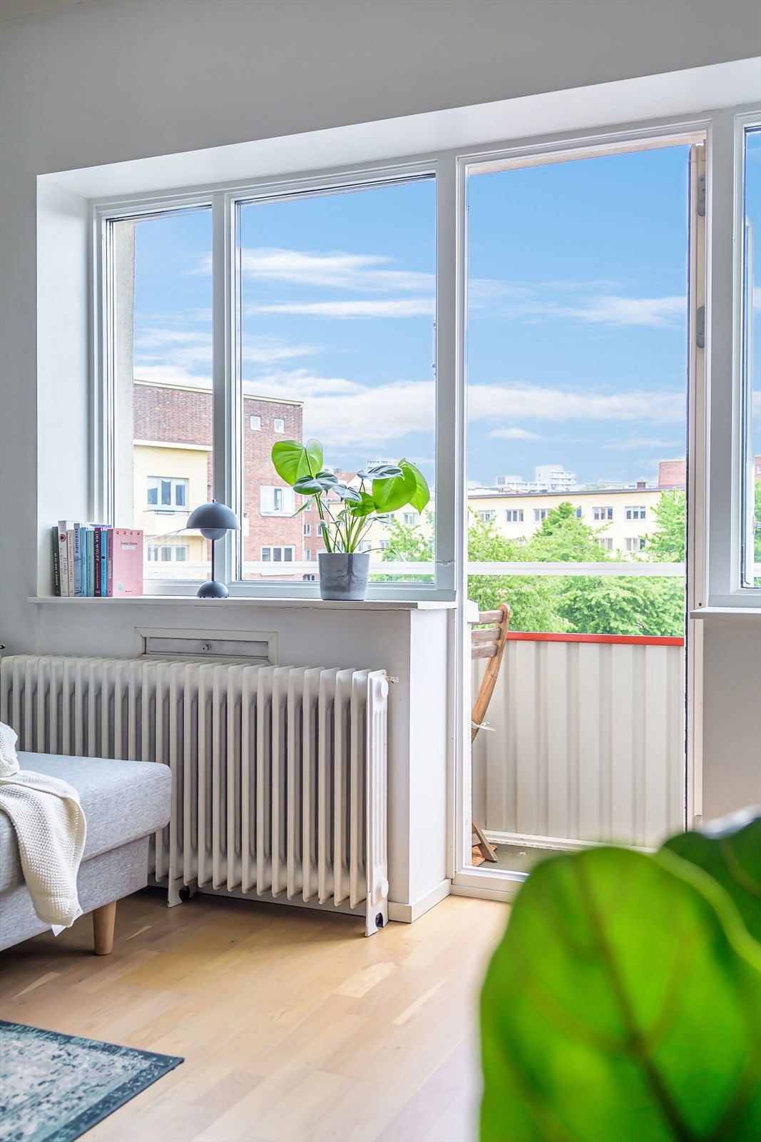 Fra stuen har du adkomst til balkongen Galleribilde
