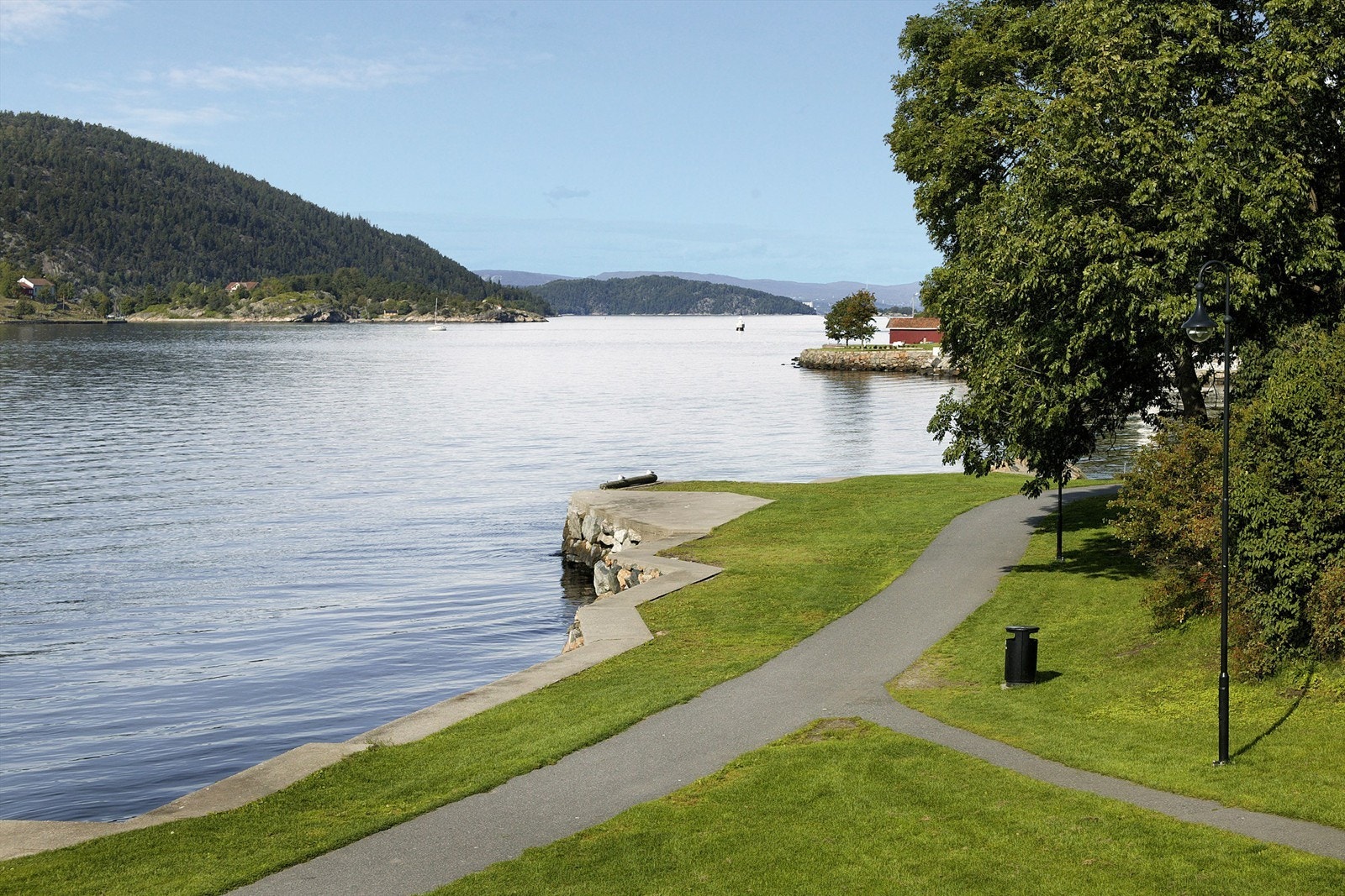 Drøbak kan by på flotte badeplasser som Badeparken, Parrstranda, Torkildstranda og Skiphelle Galleribilde
