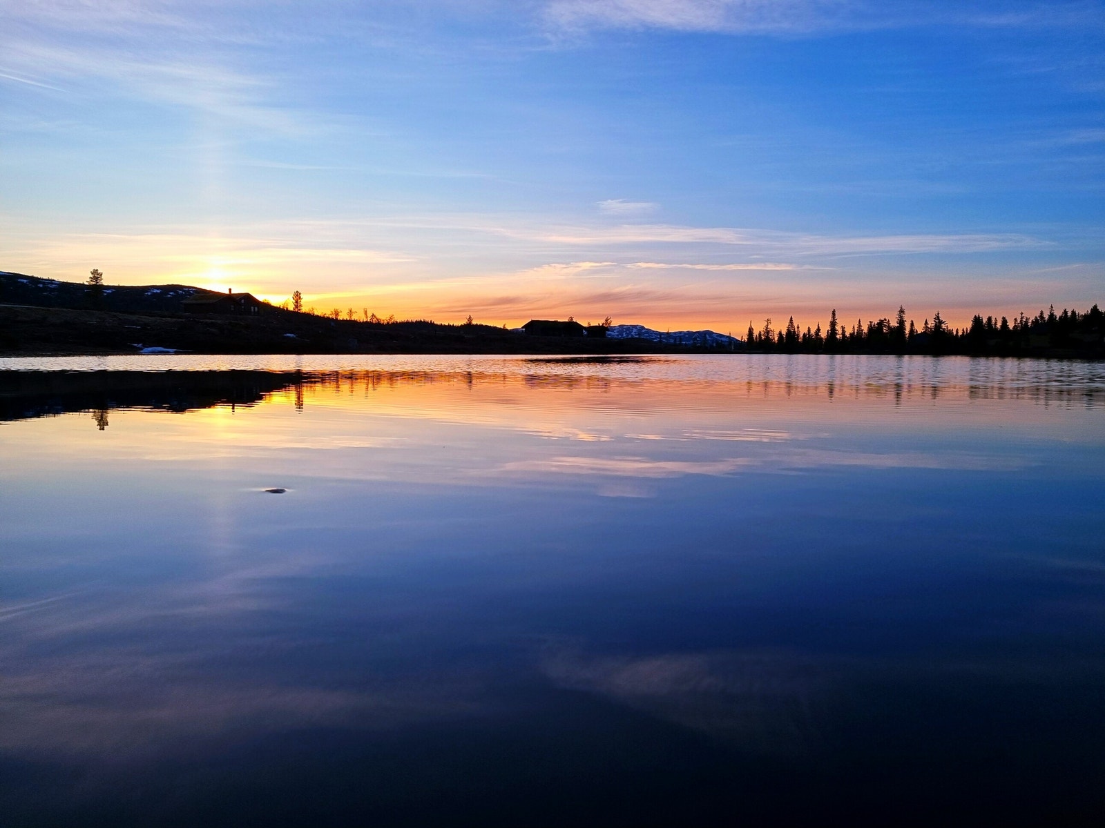 Hyttetomter med særpreg - rett ved fjellvann Galleribilde
