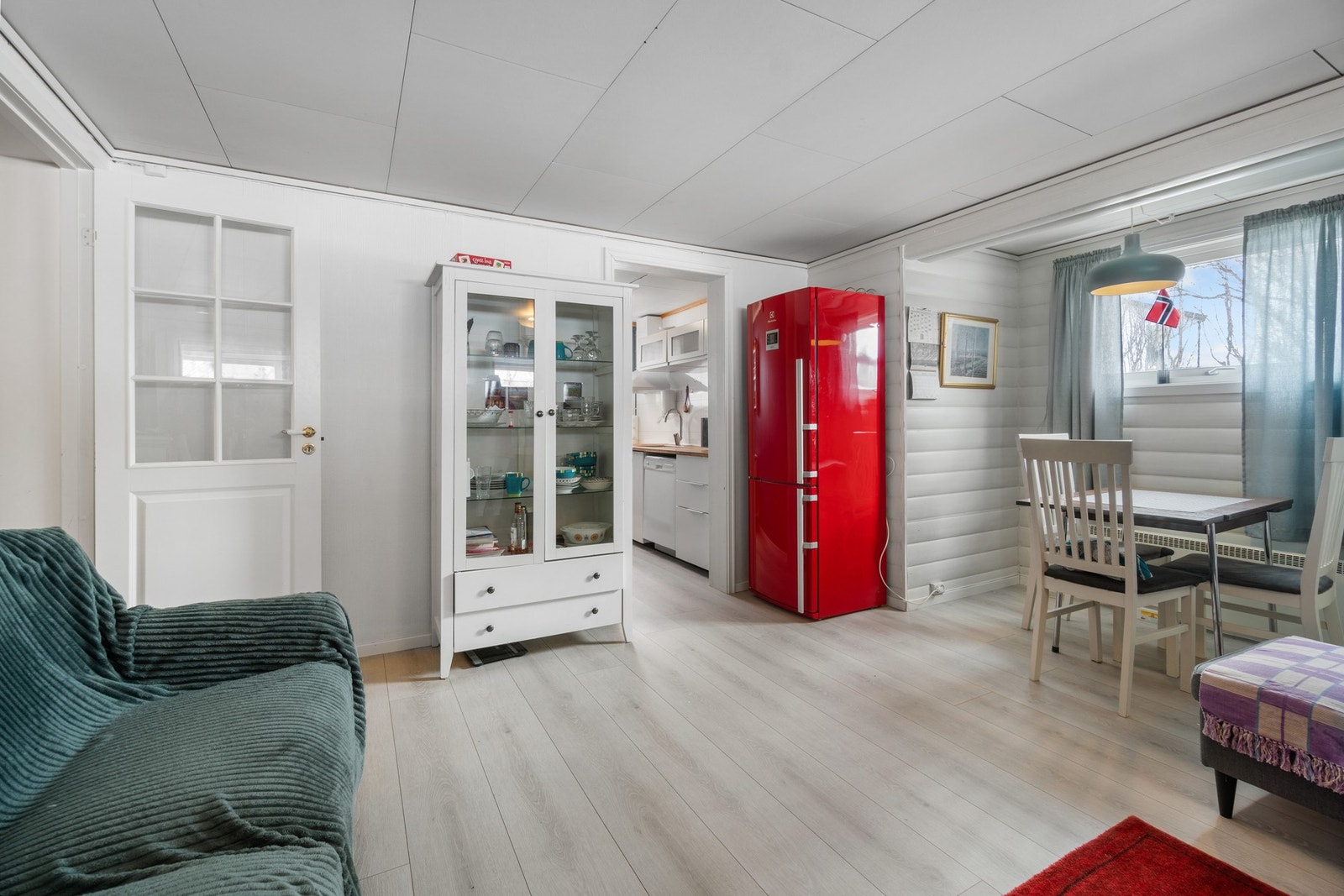 Stuen måler ca. 21 kvm. Galleribilde