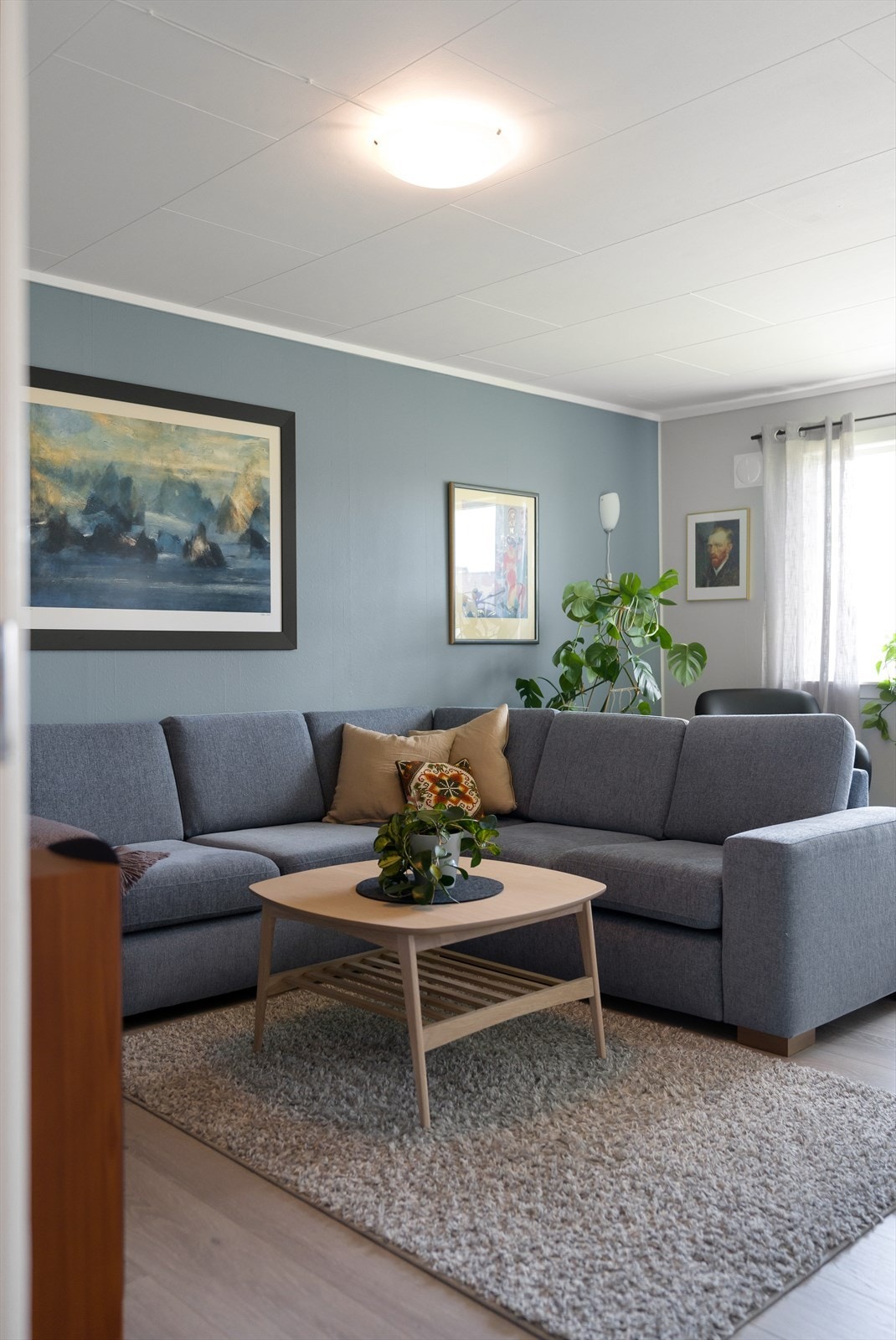 Her har en god plass til både sitte- og spisegruppe. Galleribilde