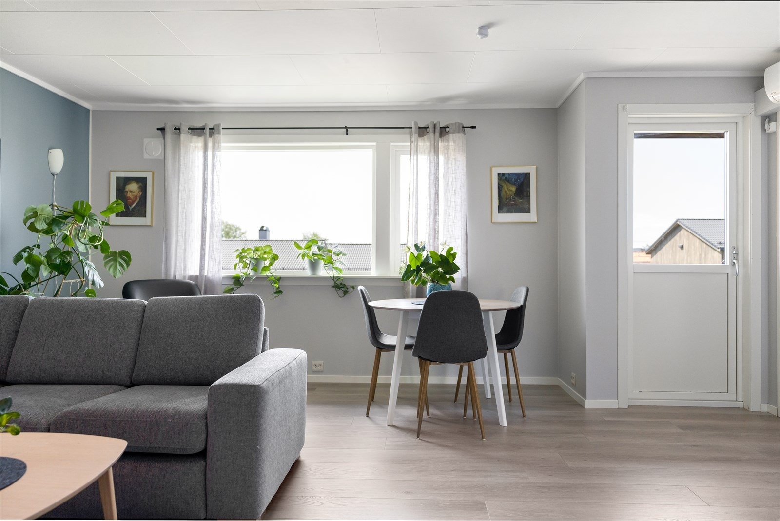 Stue har utgang til altan. Galleribilde