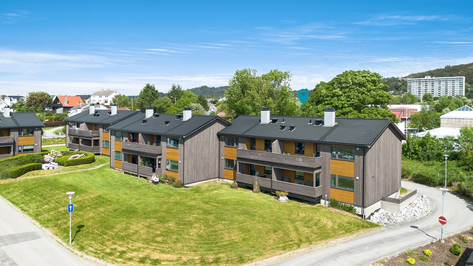 Nordvik Bolig v/Espen Bergtun har gleden av å presentere Bjørgvingata 36A - En innbydende 3-roms leilighet på attraktive Litlasund! Galleribilde