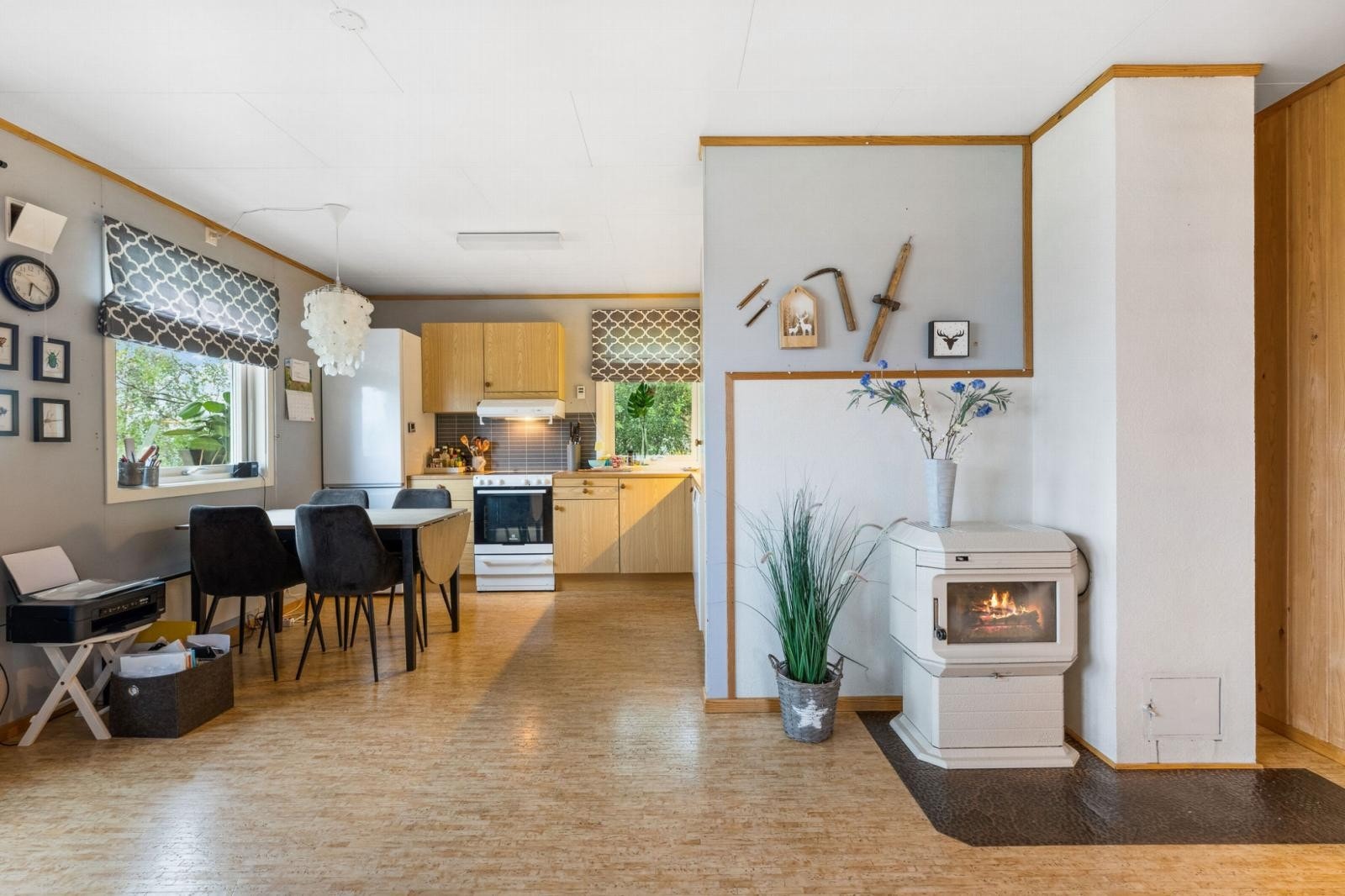 stue med ildsted Galleribilde