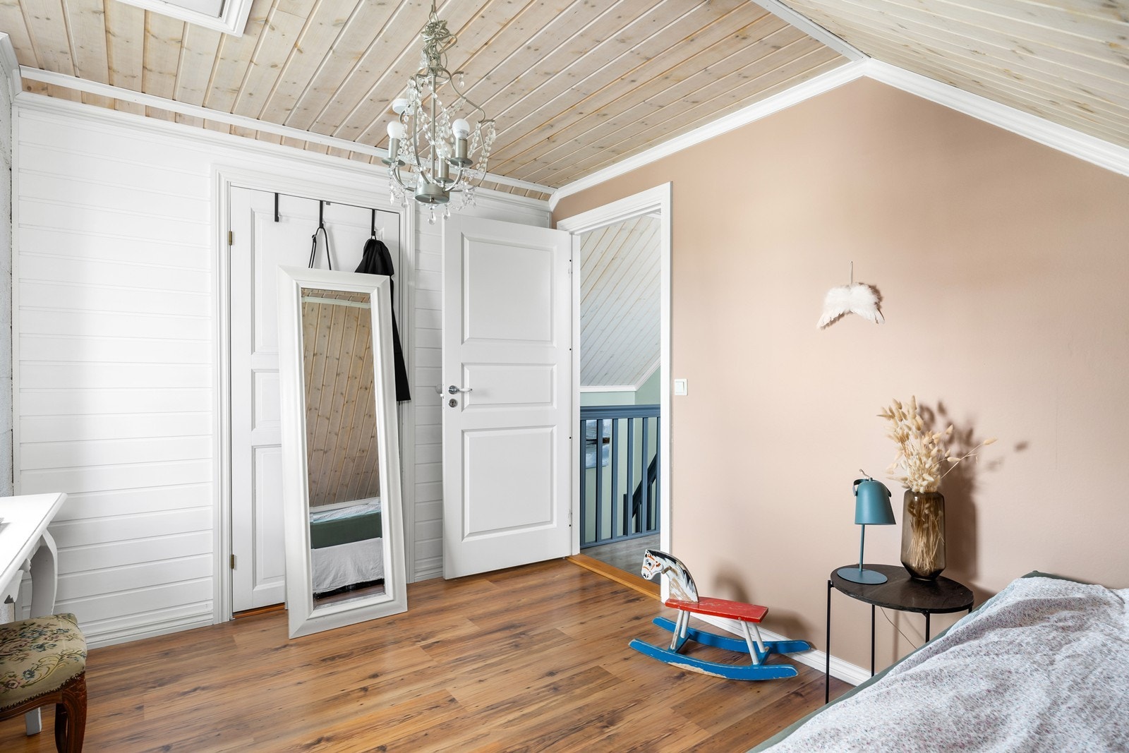 Fra dette soverommet er det også adkomst til bod Galleribilde